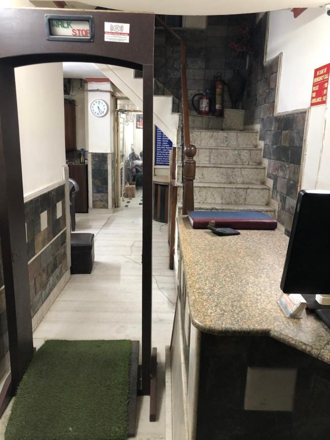 Hotel Yes Please Lodge New Delhi Extérieur photo