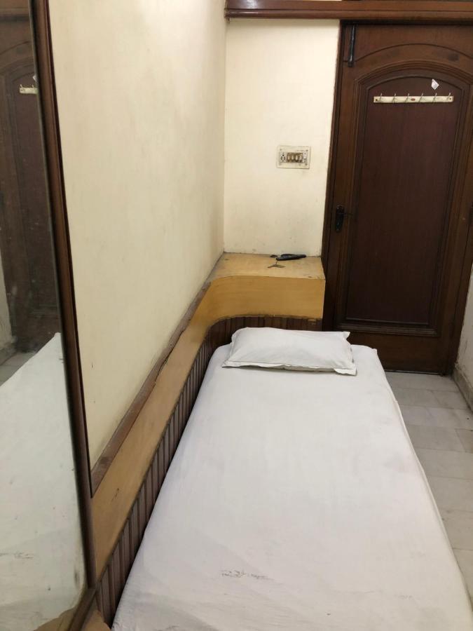 Hotel Yes Please Lodge New Delhi Extérieur photo